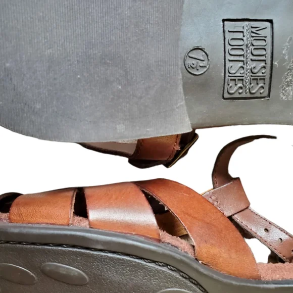 Size 7 1/2 Womens Brown Sandals - Picture 6 of 7